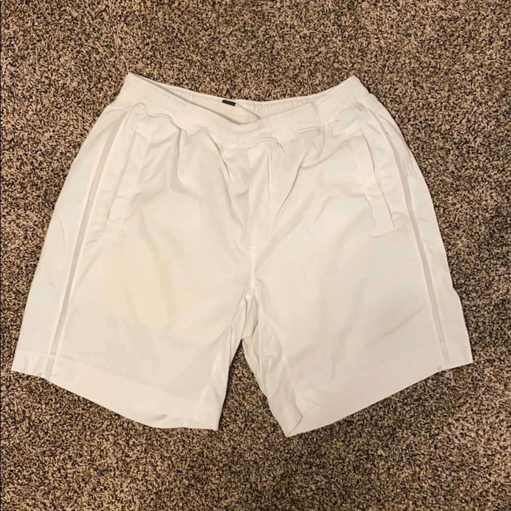 Lululemon pace breaker shorts w/liner 9 inch white